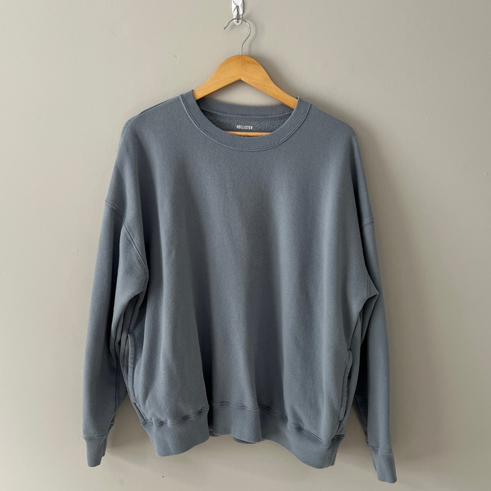 Hollister Women's Gray Oversized Crewneck Sweatshirt